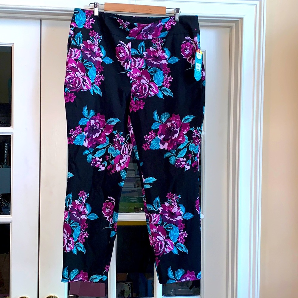 The Pioneer Woman - Women’s Capri Pants - size XL (16-18) - NEW